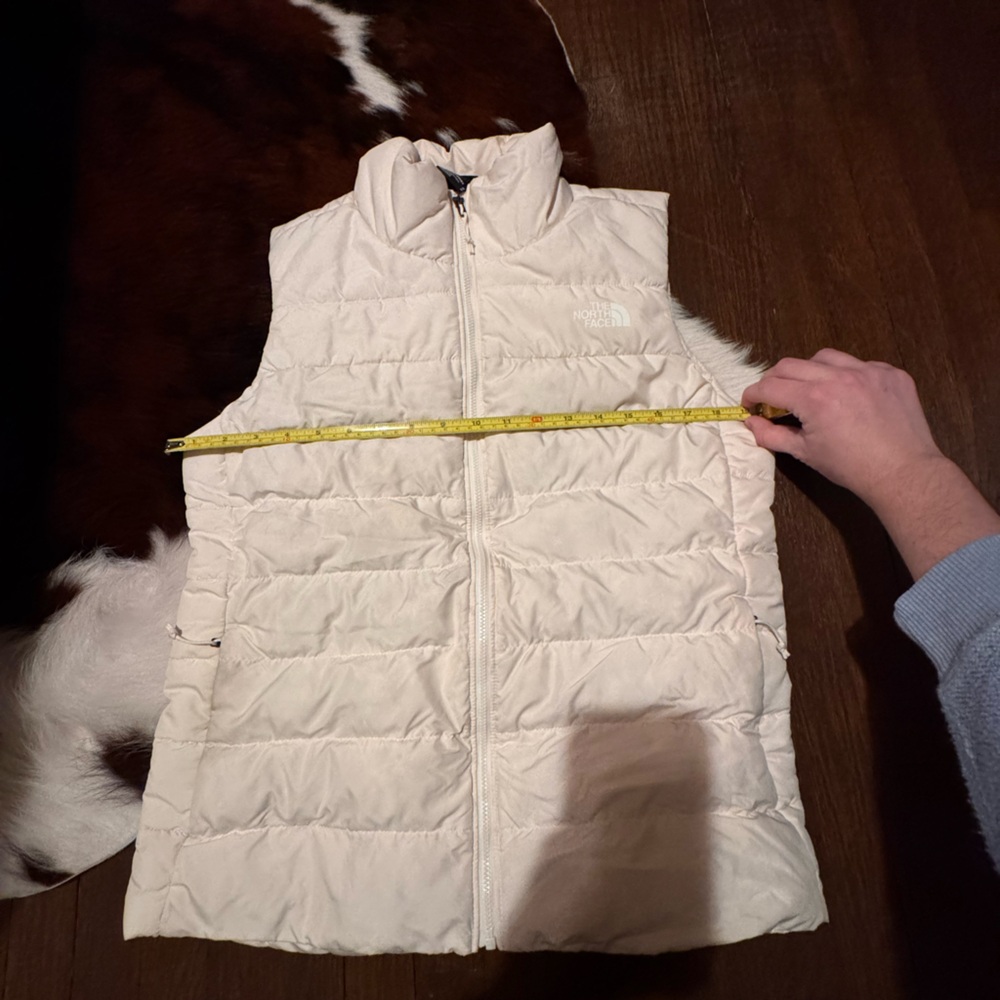 The North Face Cream Puffer Vest - Picture 7 of 8